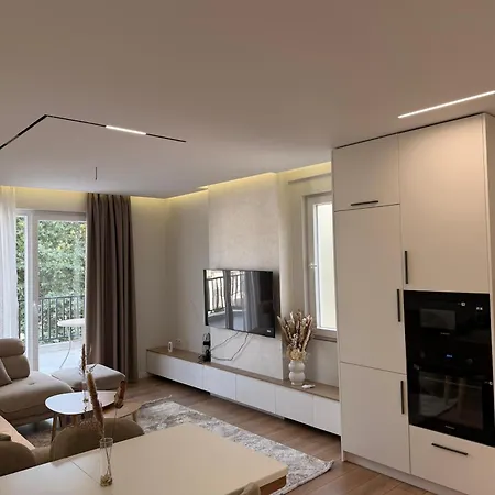 Apartment Nene Tereza Airport Ii - Oljan *