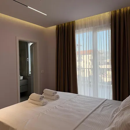 Nene Tereza Airport Ii - Oljan Apartment *