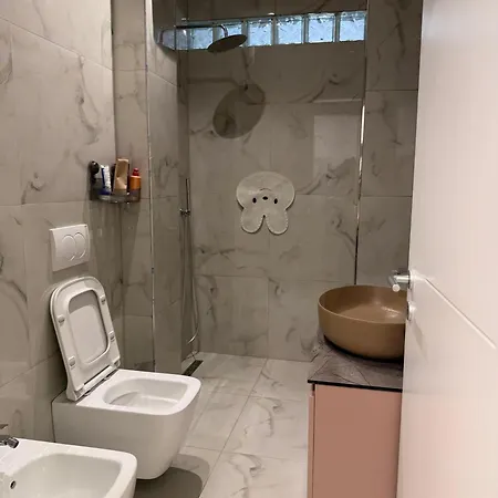 Nene Tereza Airport Ii - Oljan Apartment