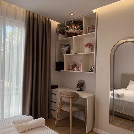 Nene Tereza Airport Ii - Oljan Apartment