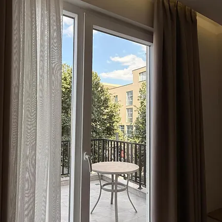 Apartment Nene Tereza Airport Ii - Oljan