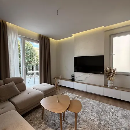 Nene Tereza Airport Ii - Oljan Apartment
