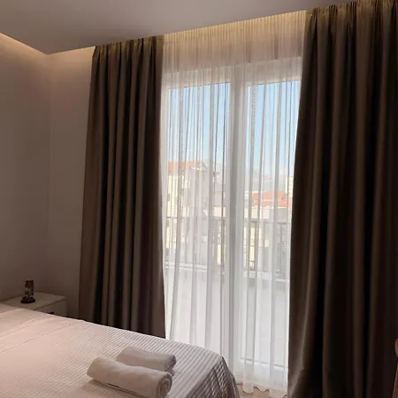 Apartment Nene Tereza Airport Ii - Oljan