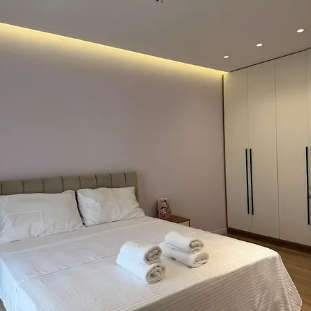 Apartment Nene Tereza Airport Ii - Oljan Kamez
