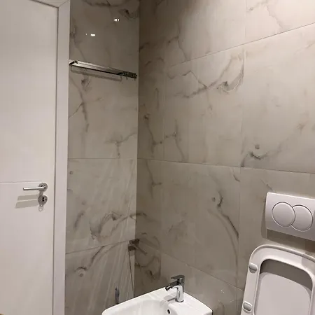 Apartment Nene Tereza Airport Ii - Oljan *