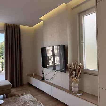 Nene Tereza Airport Ii - Oljan Apartment *